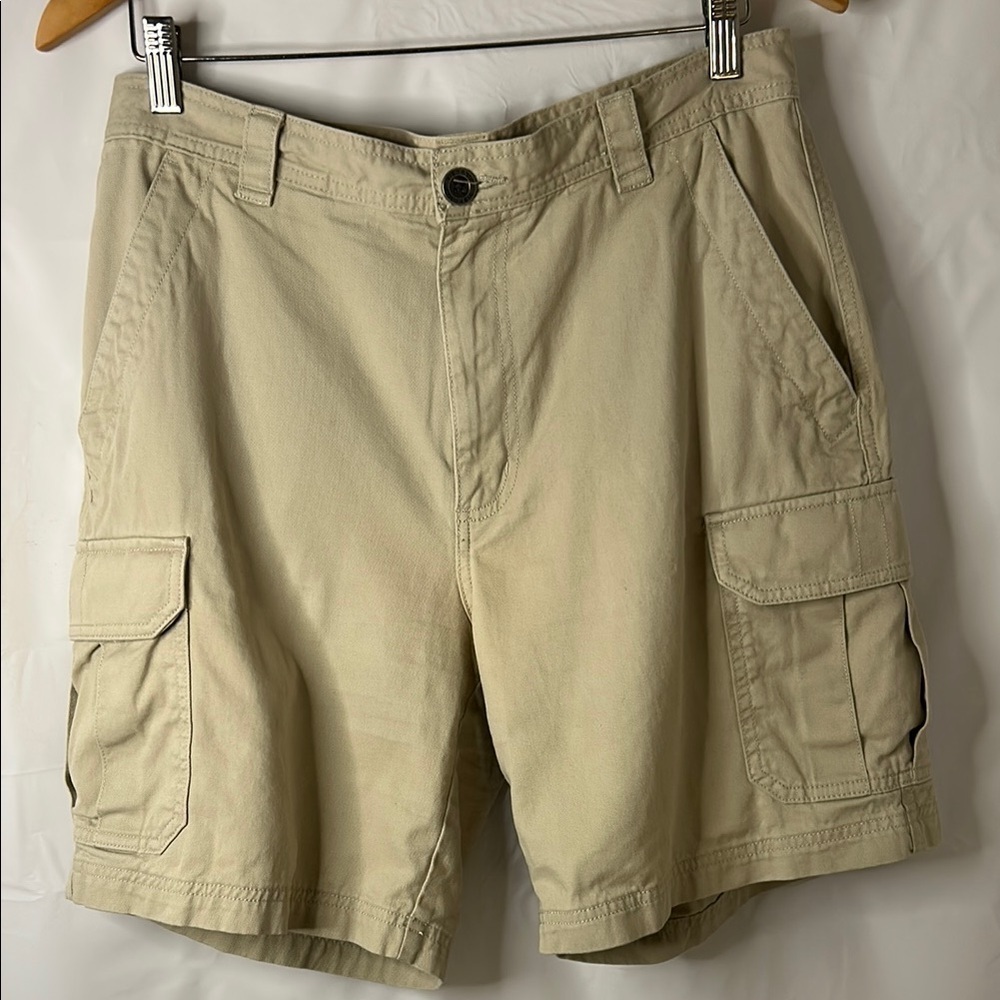 Columbia Tan Cargo Shorts with Durable Material omni-shade men’s size Large